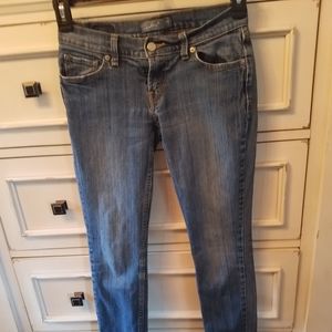 LEVIS SKINNY 524. JEANS